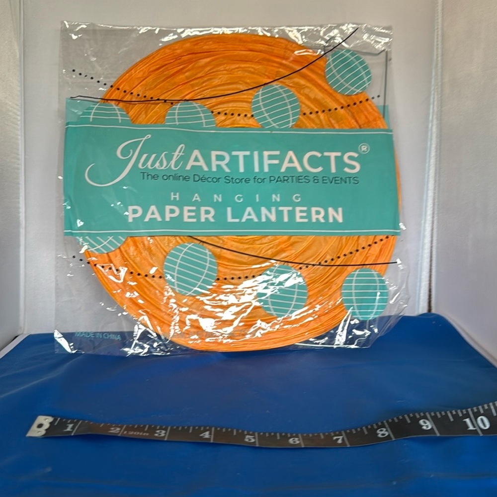 Hanging Paper Lanterns. Party Decorations for a Glamorous Event.